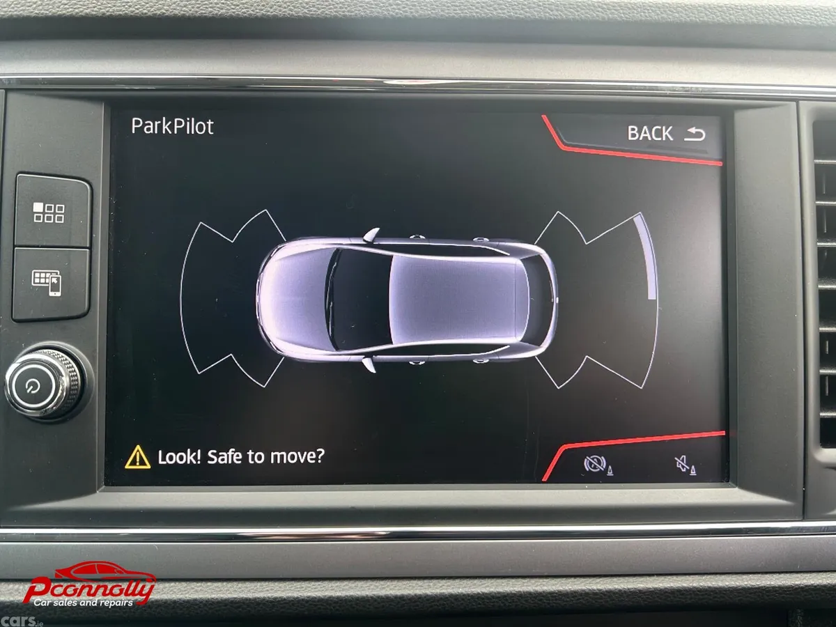 SEAT Leon Hatchback, Diesel, 2019, Red