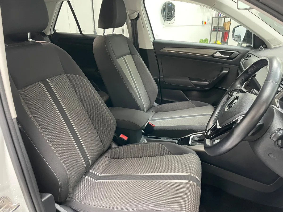 Volkswagen T-Roc Hatchback, Diesel, 2021, White
