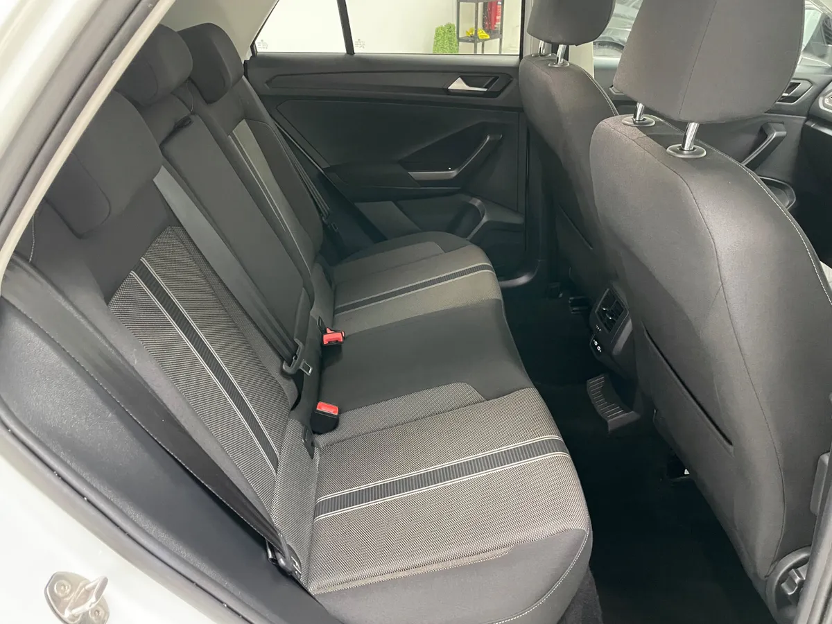 Volkswagen T-Roc Hatchback, Diesel, 2021, White