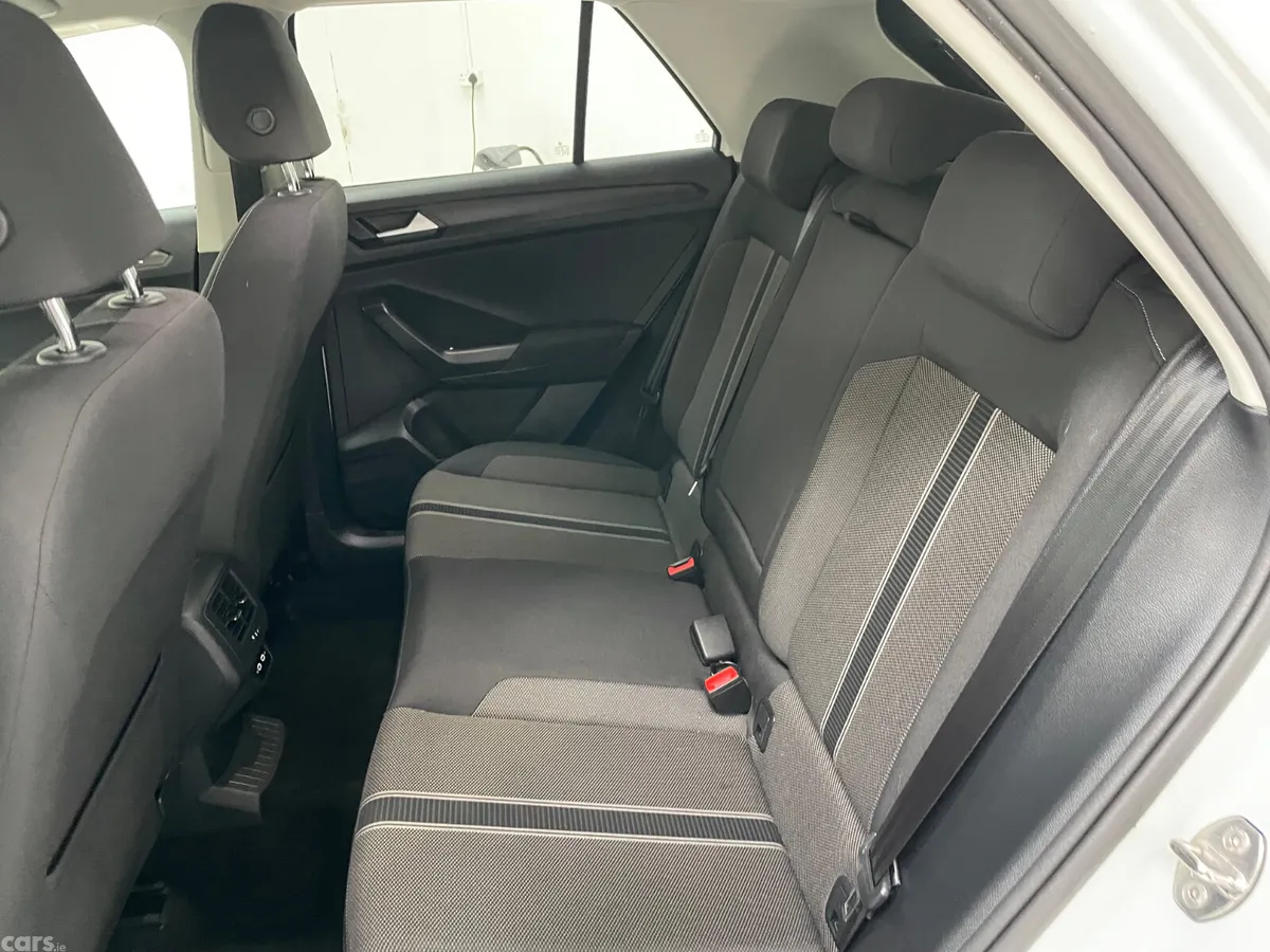 Volkswagen T-Roc Hatchback, Diesel, 2021, White
