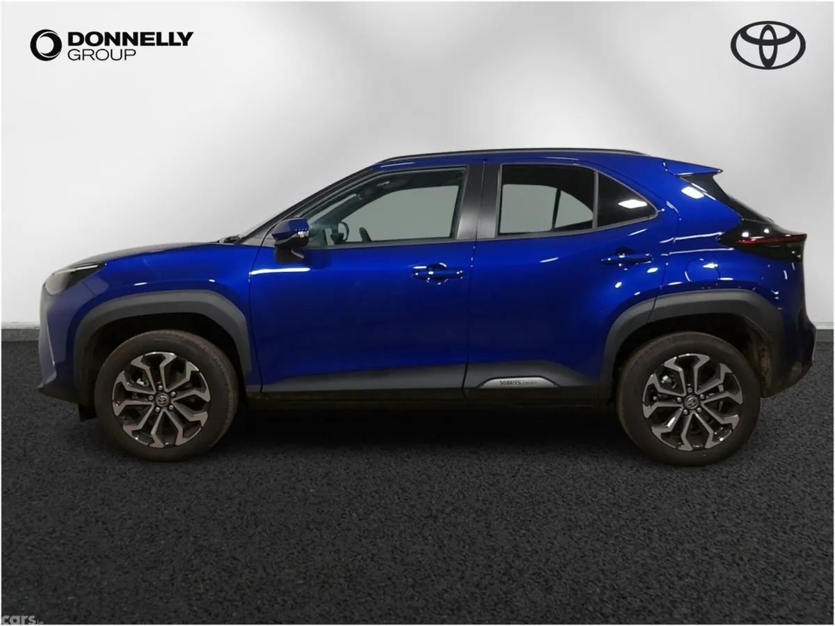 Toyota Yaris Cross Estate, Petrol Hybrid, 2026, Blue