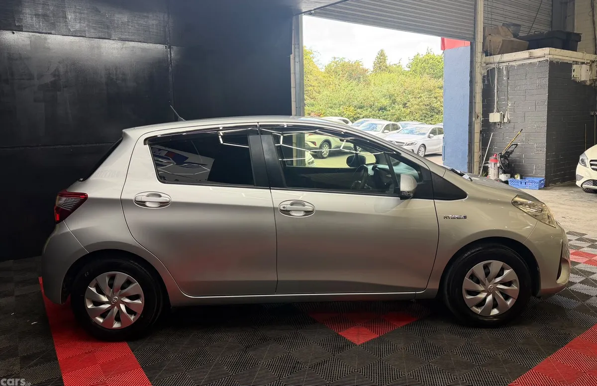 Toyota Vitz Hatchback, Petrol Hybrid, 2017, Silver