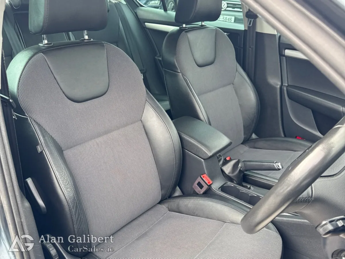 Skoda Octavia Hatchback, Petrol, 2020, Grey