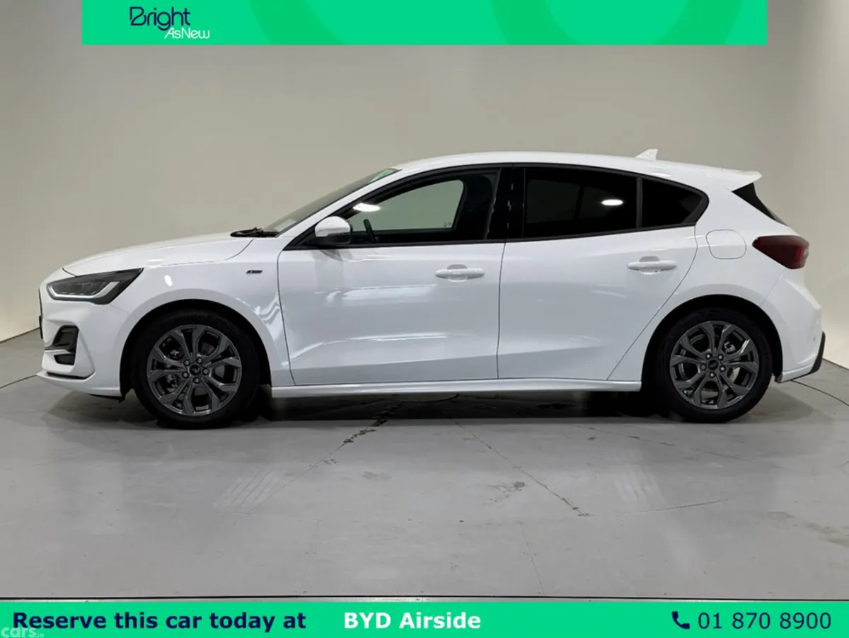 Ford Focus Hatchback, Petrol, 2024, White