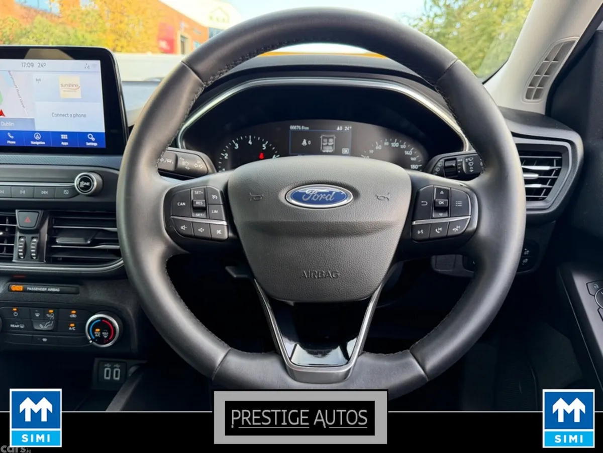 Ford Focus Hatchback, Petrol, 2021, White
