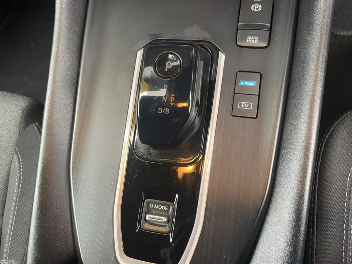 Nissan Qashqai MPV, Petrol Hybrid, 2024, Grey