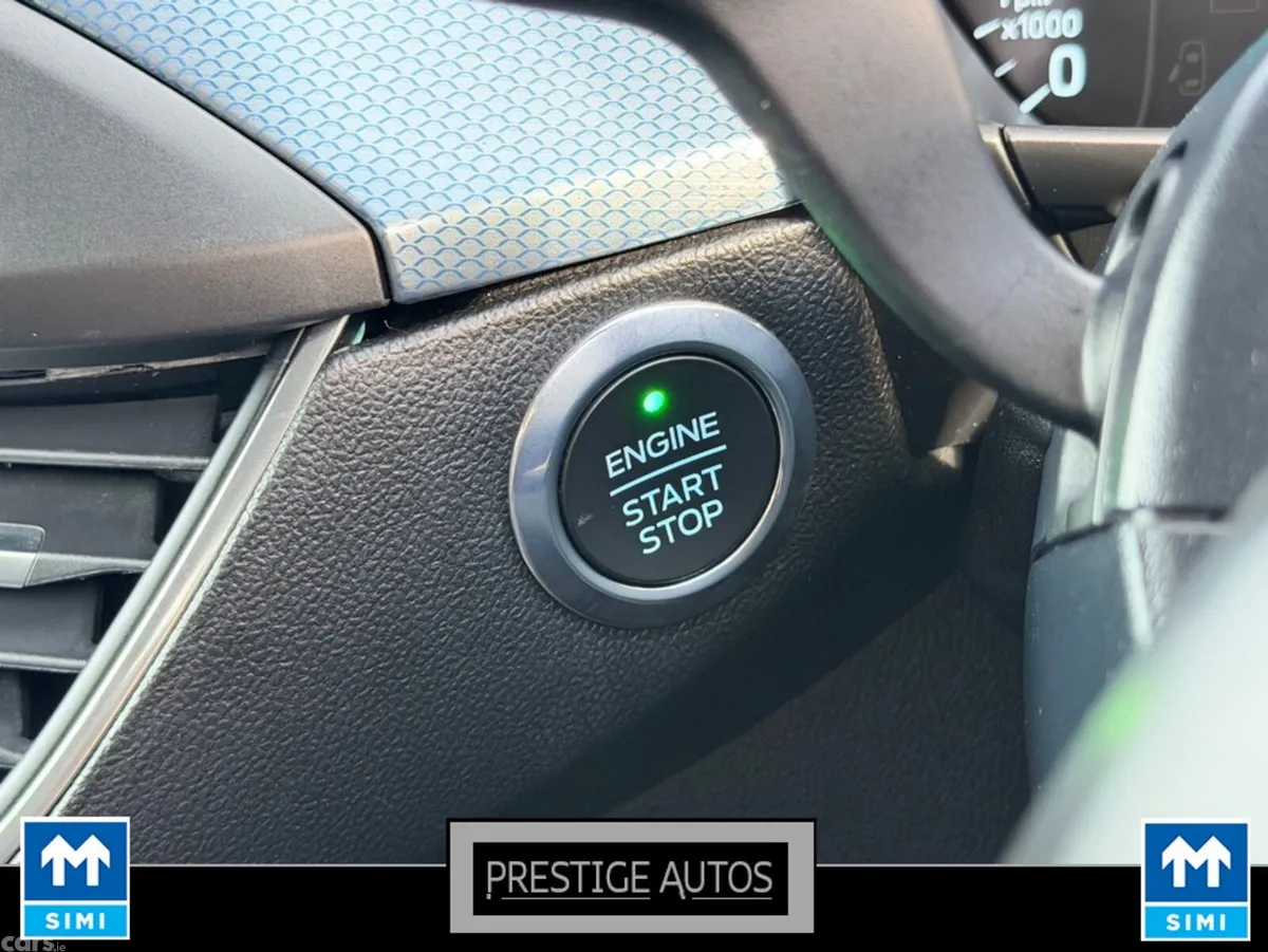 Ford Focus Hatchback, Petrol, 2021, White