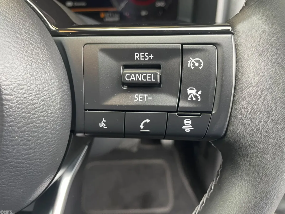 Nissan Qashqai MPV, Petrol Hybrid, 2024, Grey