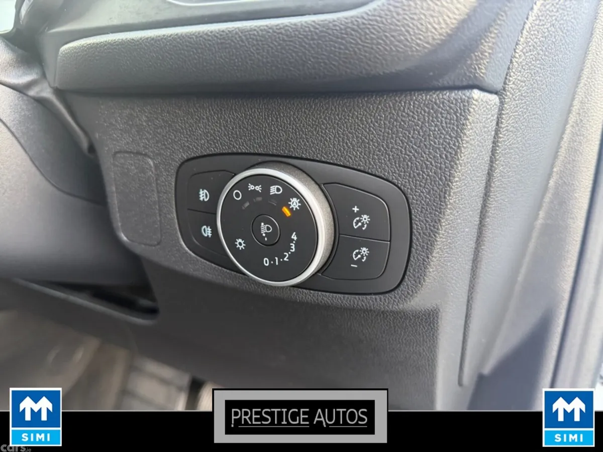 Ford Focus Hatchback, Petrol, 2021, White