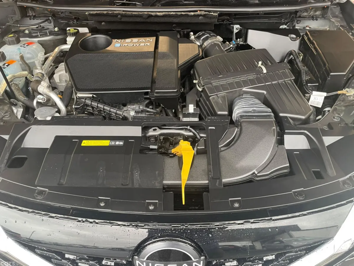Nissan Qashqai MPV, Petrol Hybrid, 2024, Grey