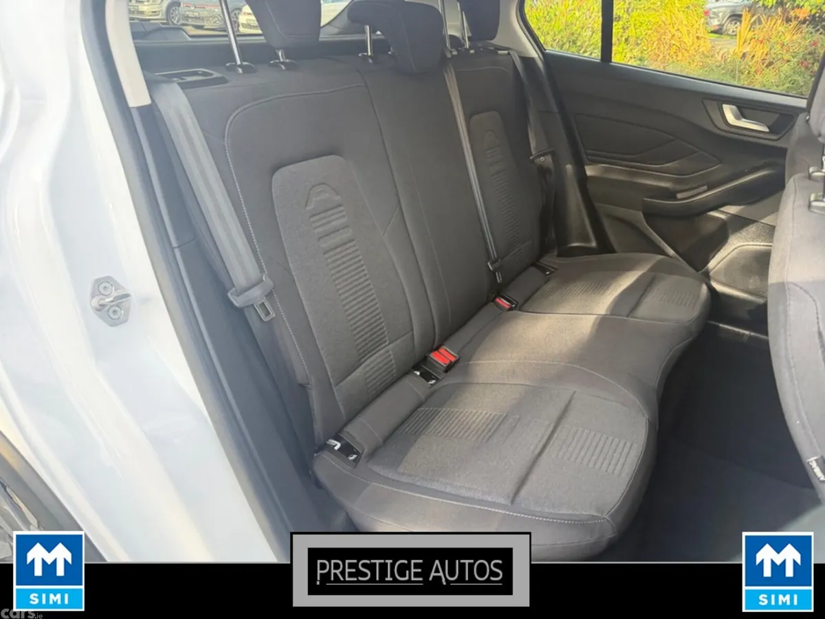 Ford Focus Hatchback, Petrol, 2021, White