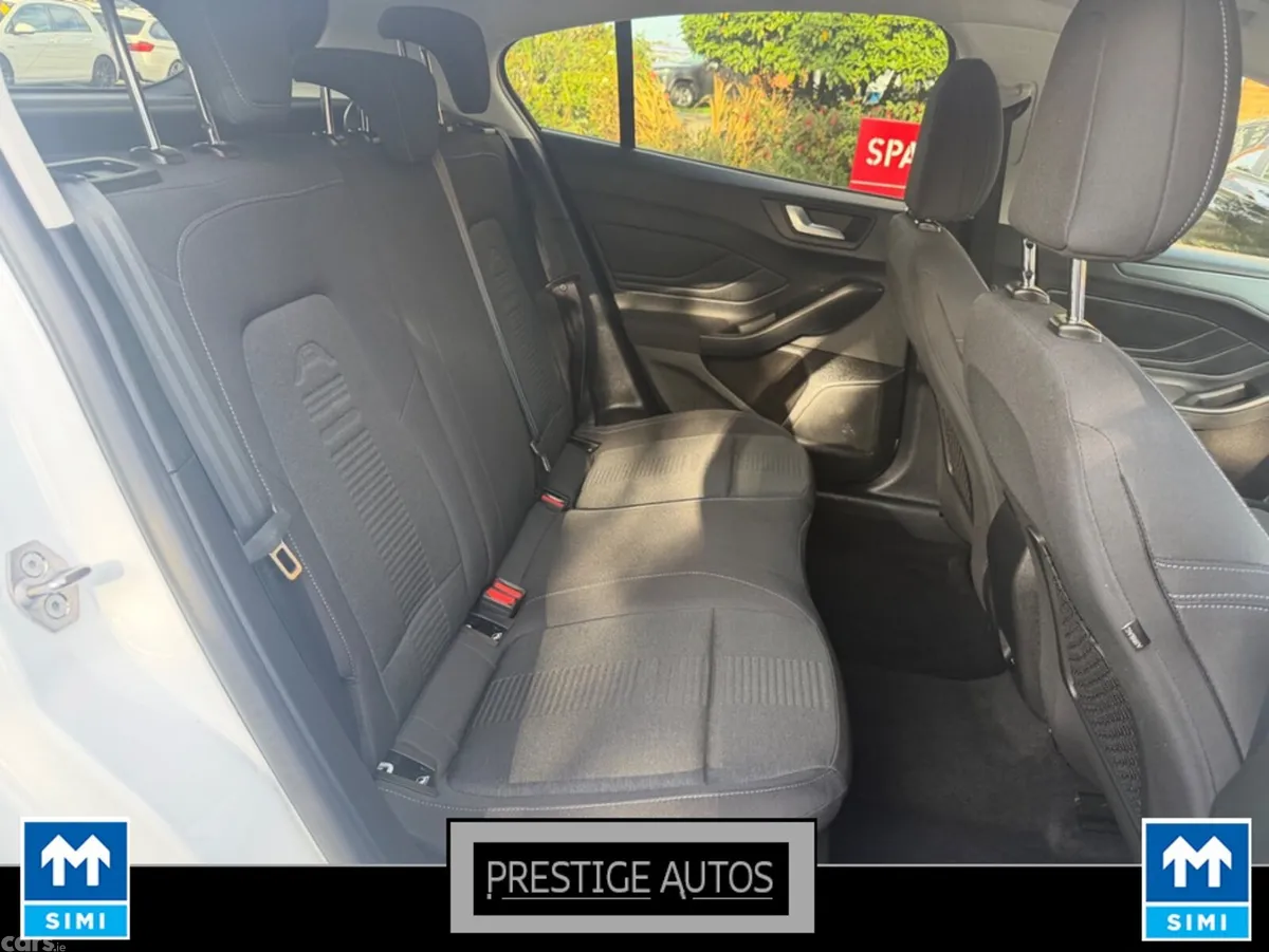 Ford Focus Hatchback, Petrol, 2021, White