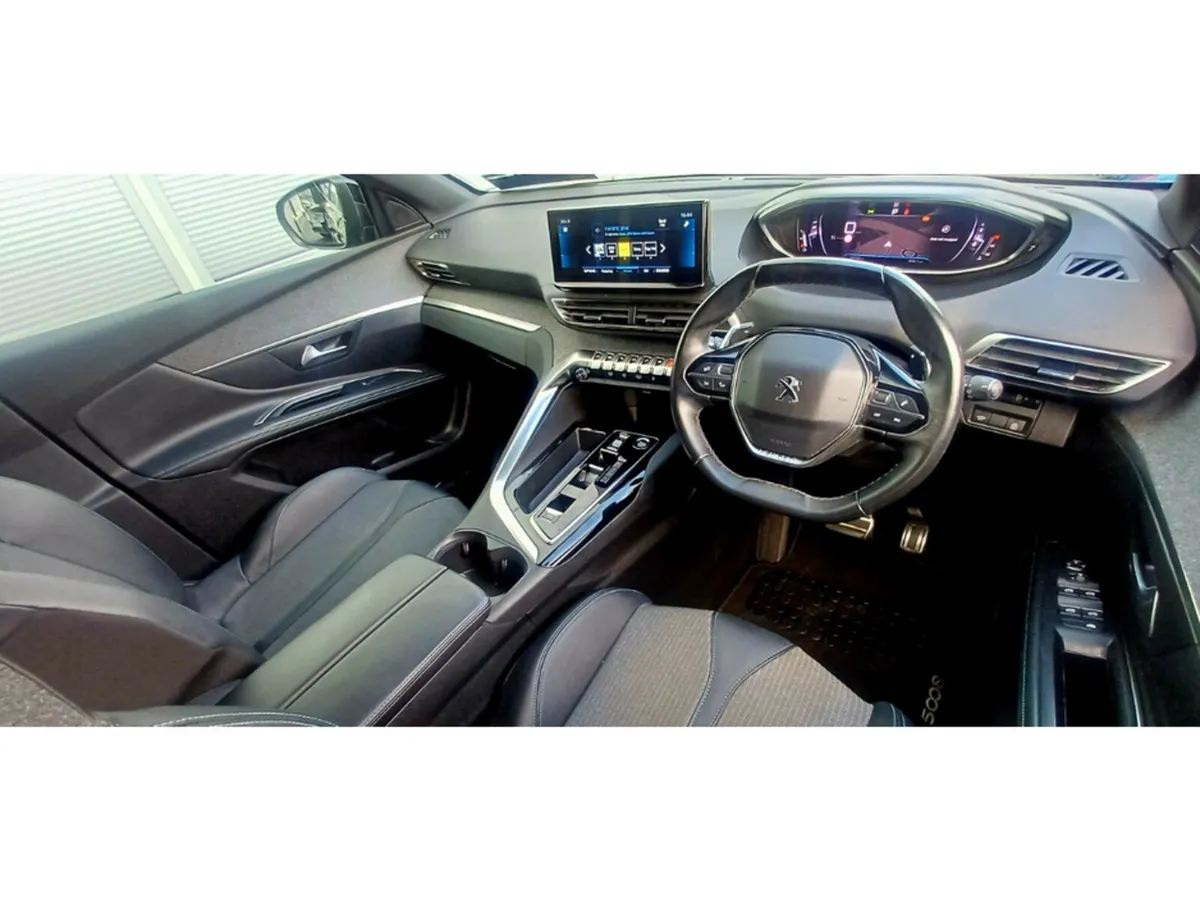 Peugeot 5008 MPV, Diesel, 2024, Black