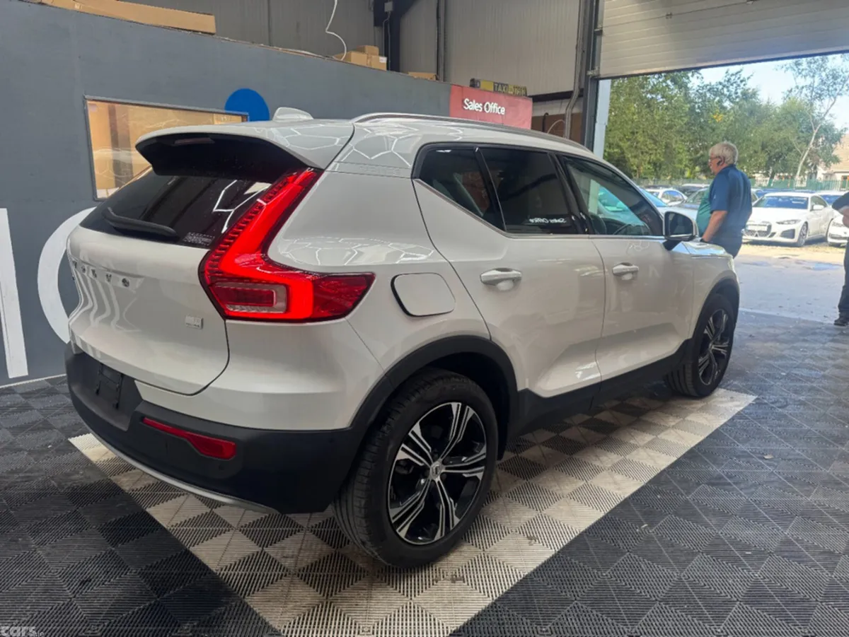 Volvo XC40 SUV, Petrol, 2021, White