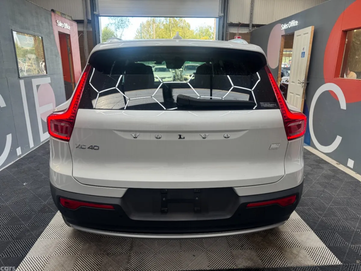 Volvo XC40 SUV, Petrol, 2021, White
