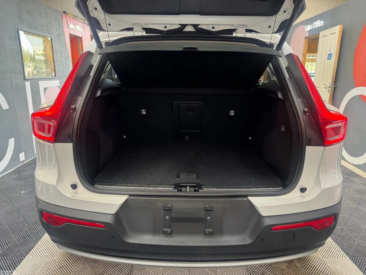 Volvo XC40 SUV, Petrol, 2021, White
