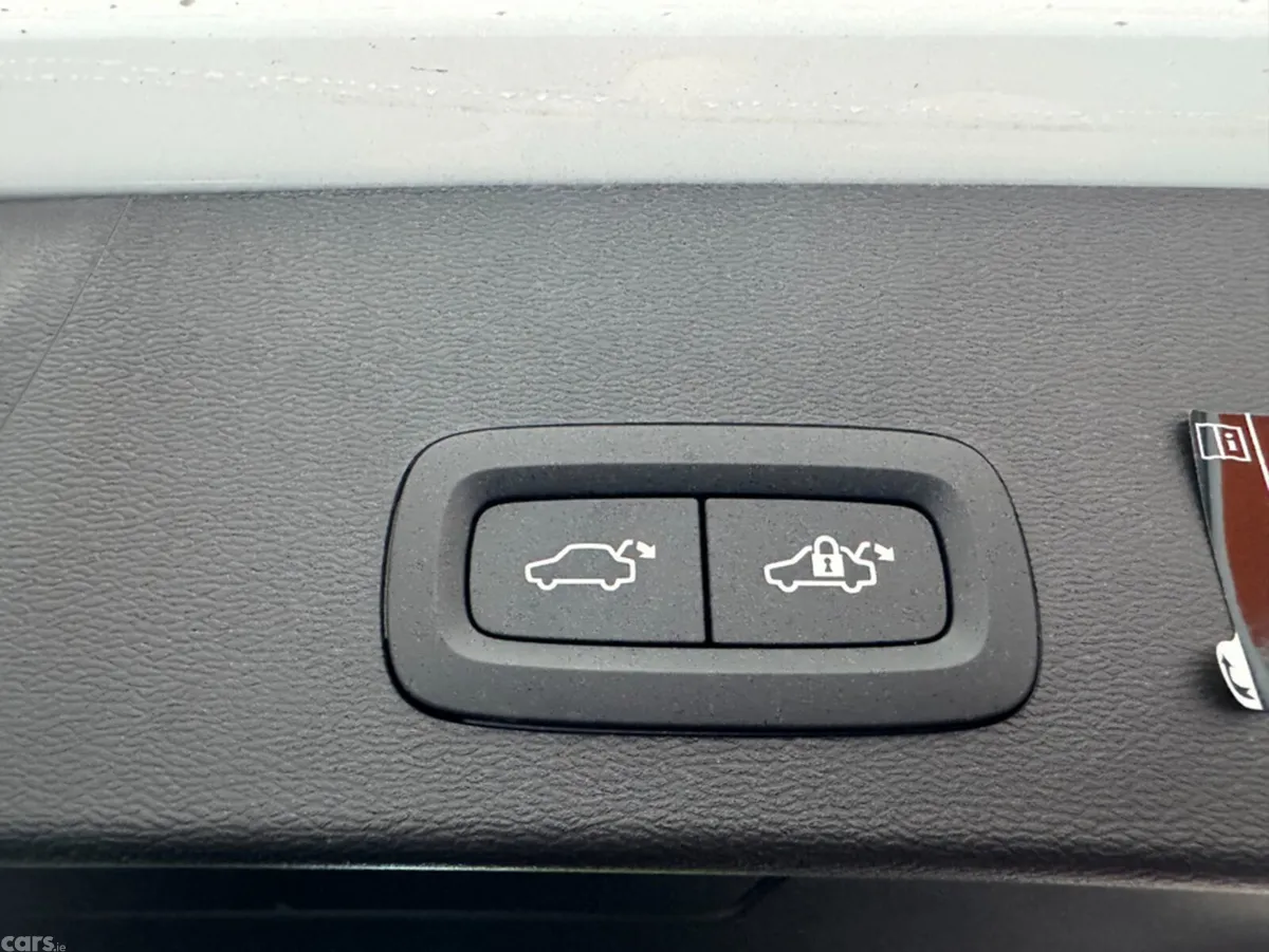 Volvo XC40 SUV, Petrol, 2021, White