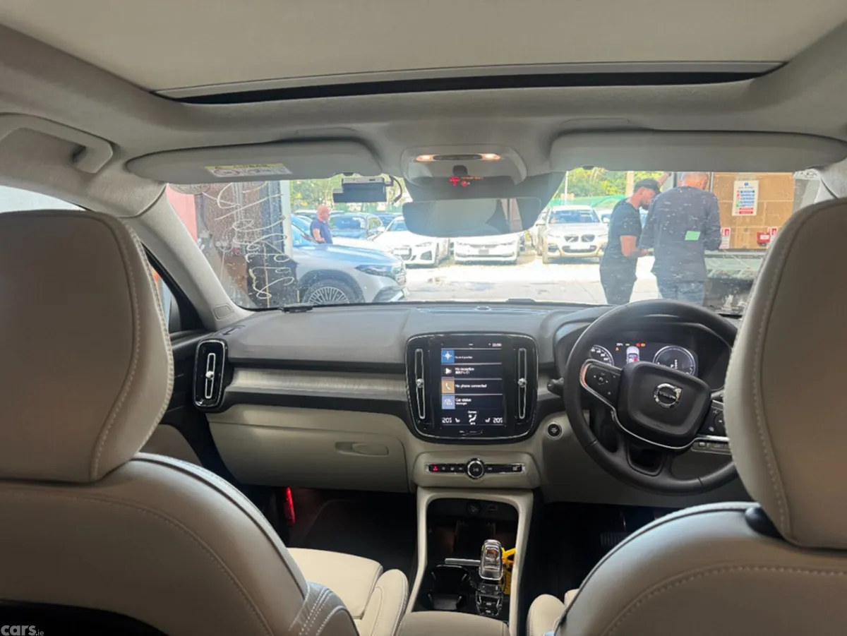 Volvo XC40 SUV, Petrol, 2021, White