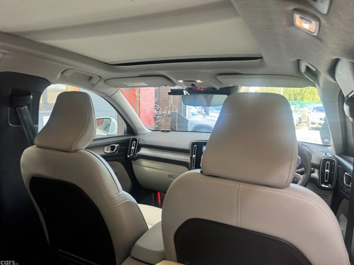 Volvo XC40 SUV, Petrol, 2021, White