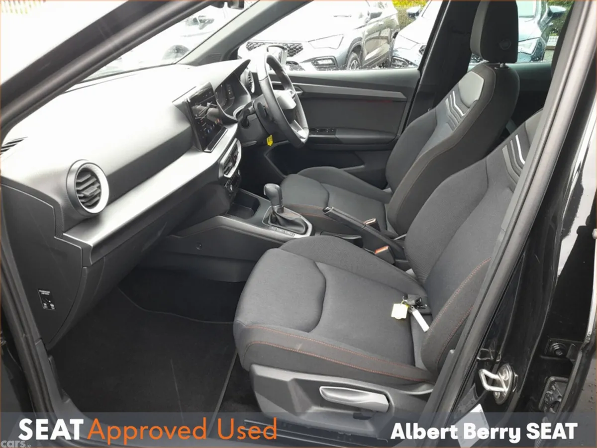 SEAT Arona Hatchback, Petrol, 2024, Black