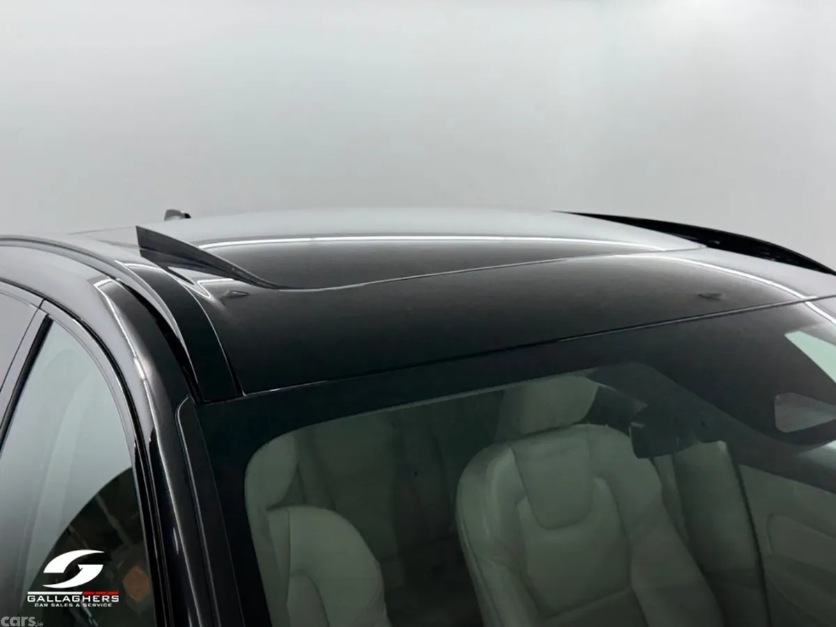 Volvo XC60 SUV, Petrol Plug-in Hybrid, 2023, Black