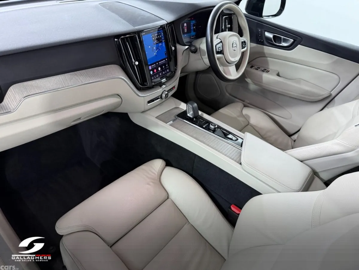 Volvo XC60 SUV, Petrol Plug-in Hybrid, 2023, Black