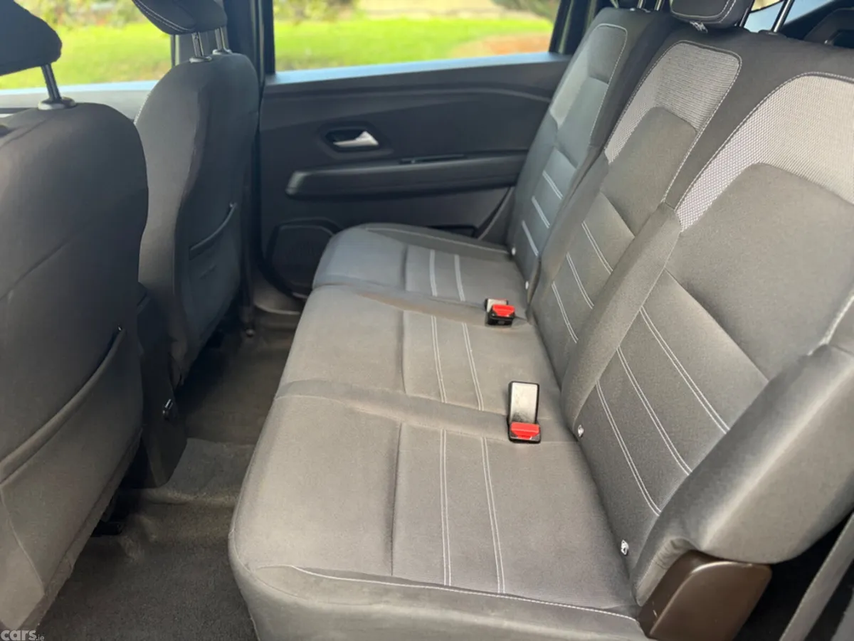 Dacia Jogger MPV, Petrol, 2023, Grey