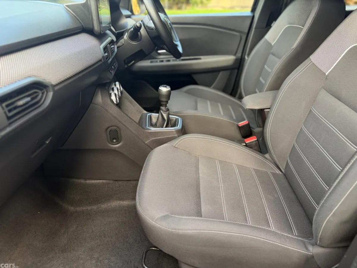 Dacia Jogger MPV, Petrol, 2023, Grey