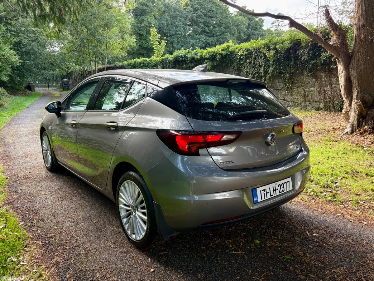 Vauxhall Astra Hatchback, Diesel, 2017, Grey