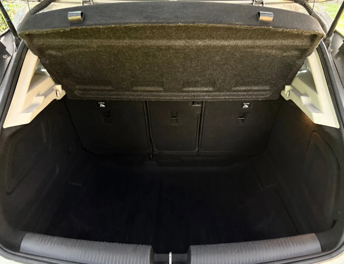Vauxhall Astra Hatchback, Diesel, 2017, Grey