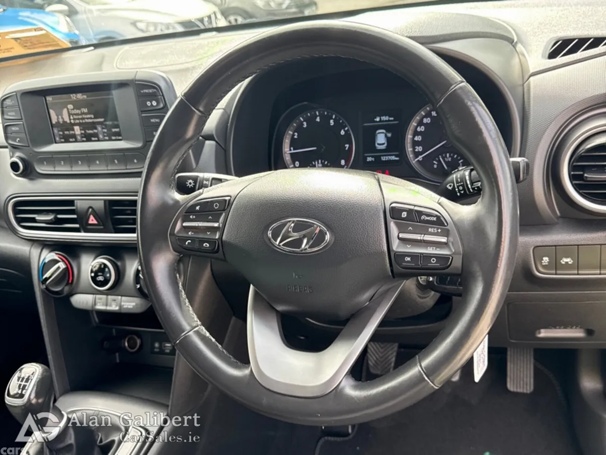 Hyundai KONA MPV, Petrol, 2018, Green