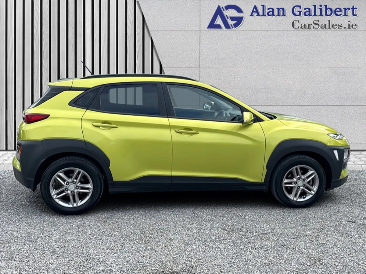 Hyundai KONA MPV, Petrol, 2018, Green