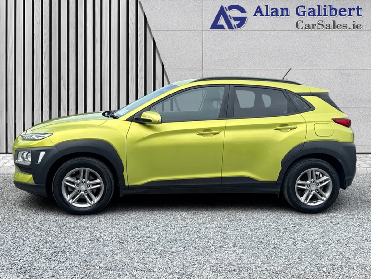 Hyundai KONA MPV, Petrol, 2018, Green