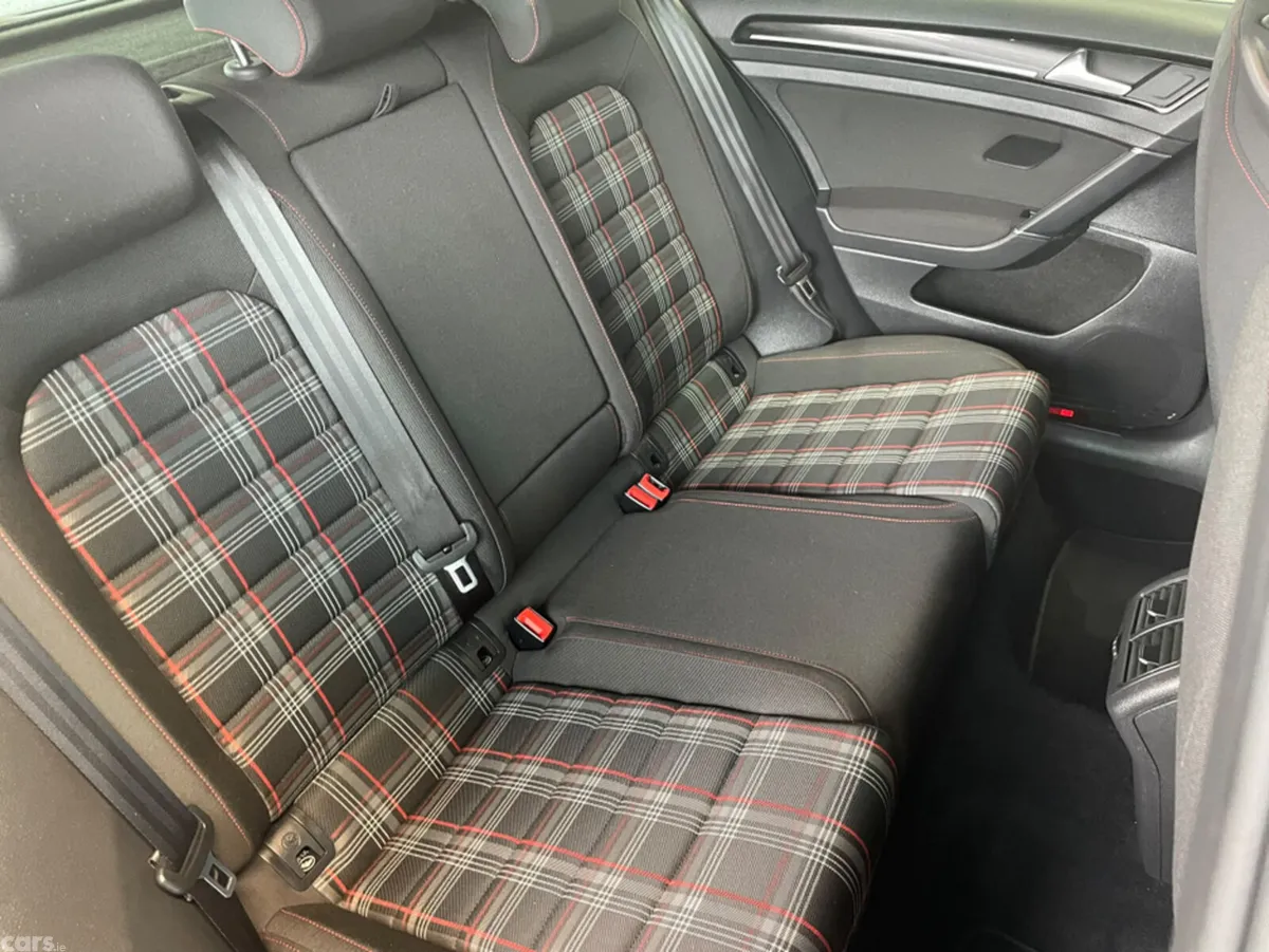 Volkswagen Golf Hatchback, Petrol, 2017, Grey