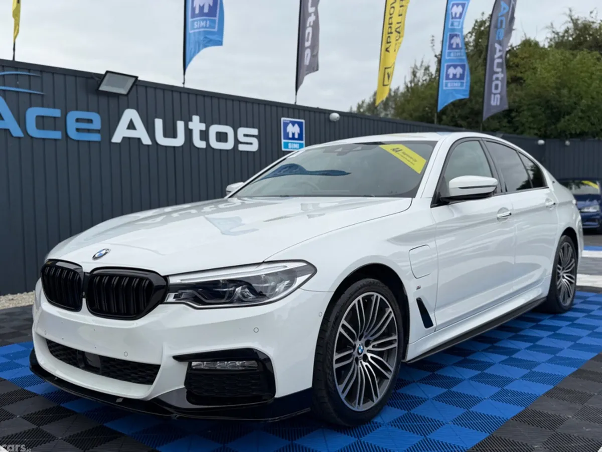BMW 5-Series Saloon, Petrol Plug-in Hybrid, 2017, White