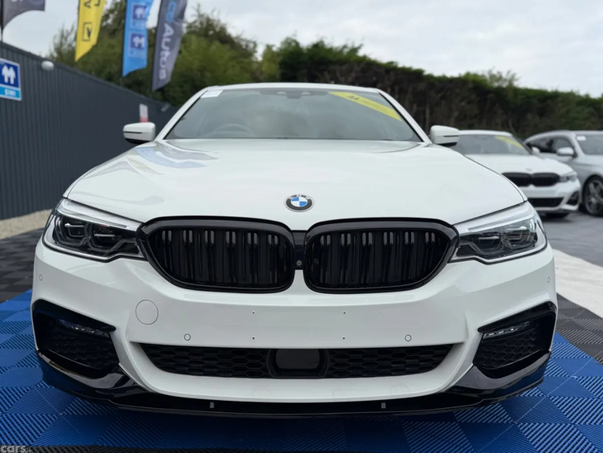 BMW 5-Series Saloon, Petrol Plug-in Hybrid, 2017, White