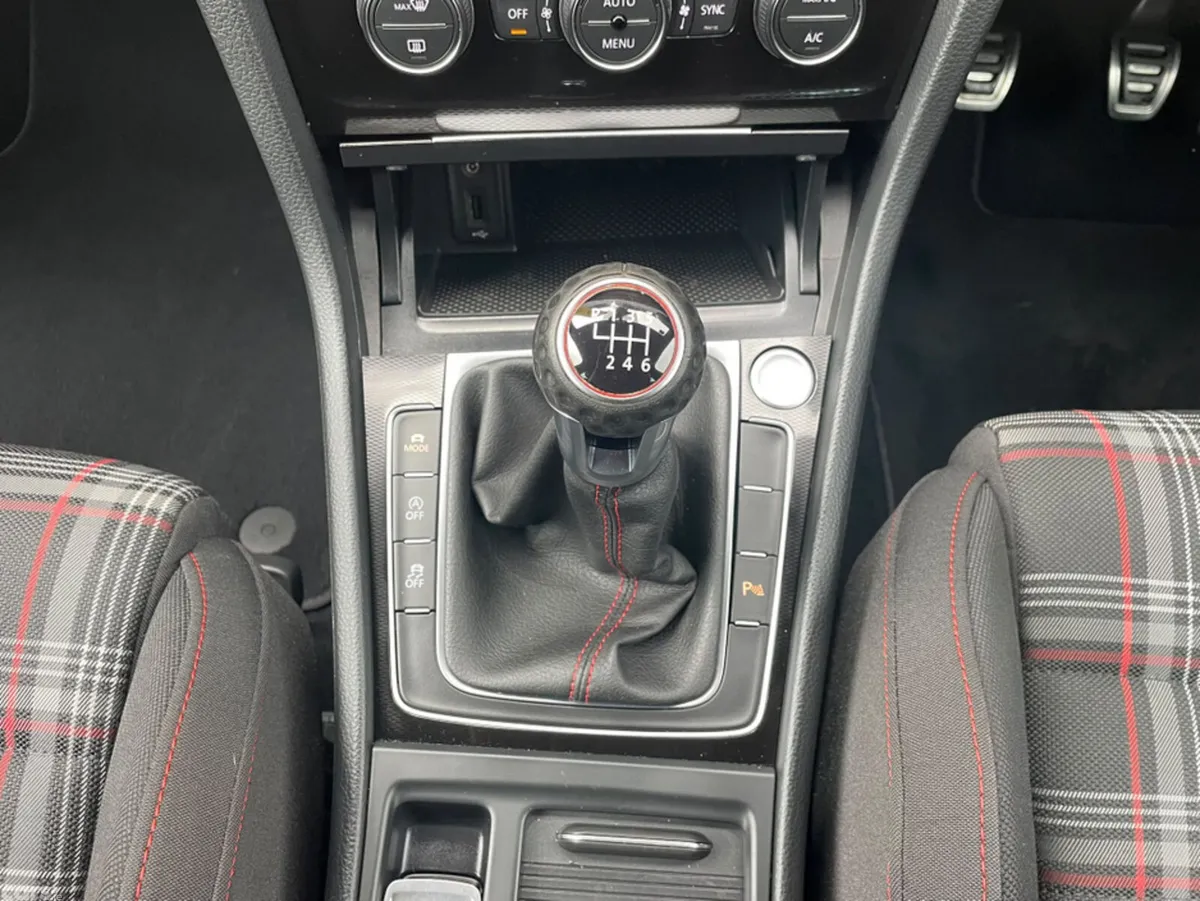 Volkswagen Golf Hatchback, Petrol, 2017, Grey