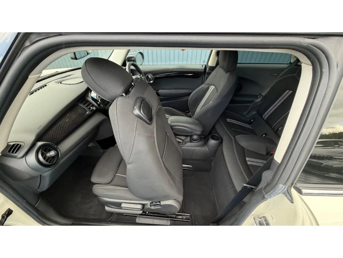Mini Cooper Hatchback, Diesel, 2020, White
