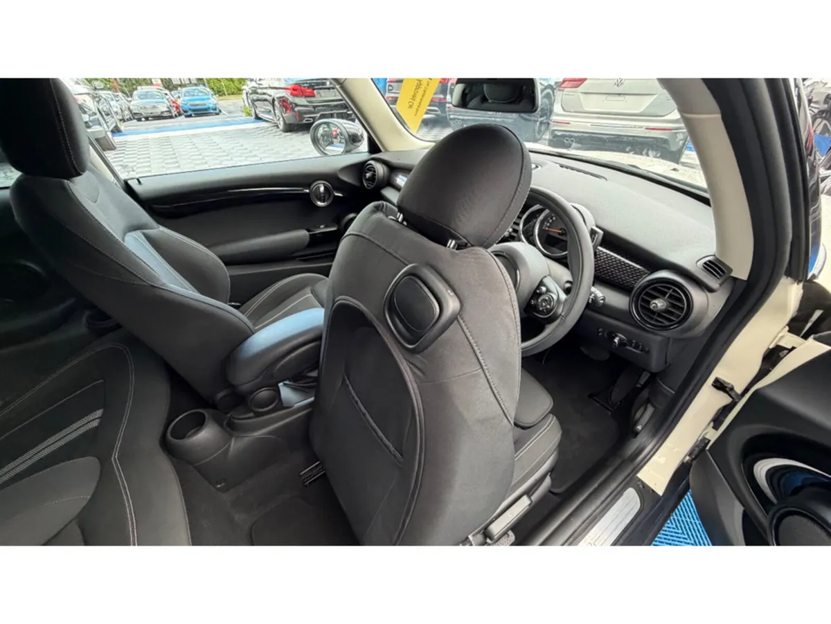 Mini Cooper Hatchback, Diesel, 2020, White