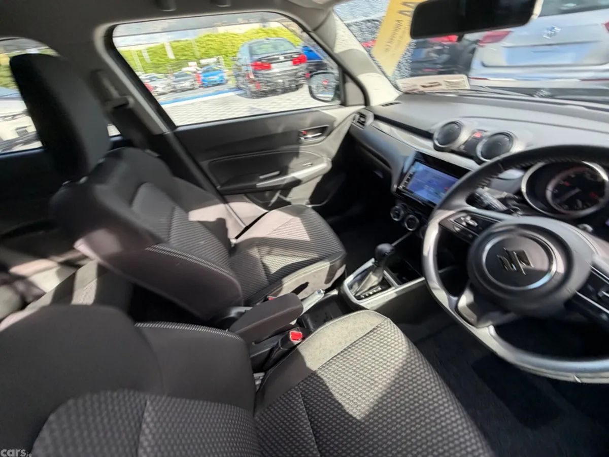 Suzuki Swift Hatchback, Petrol, 2019, Black