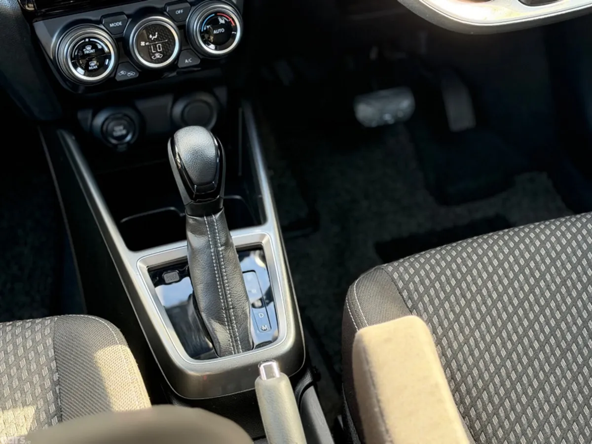 Suzuki Swift Hatchback, Petrol, 2019, Black
