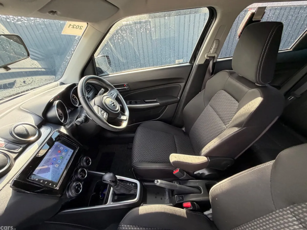 Suzuki Swift Hatchback, Petrol, 2019, Black