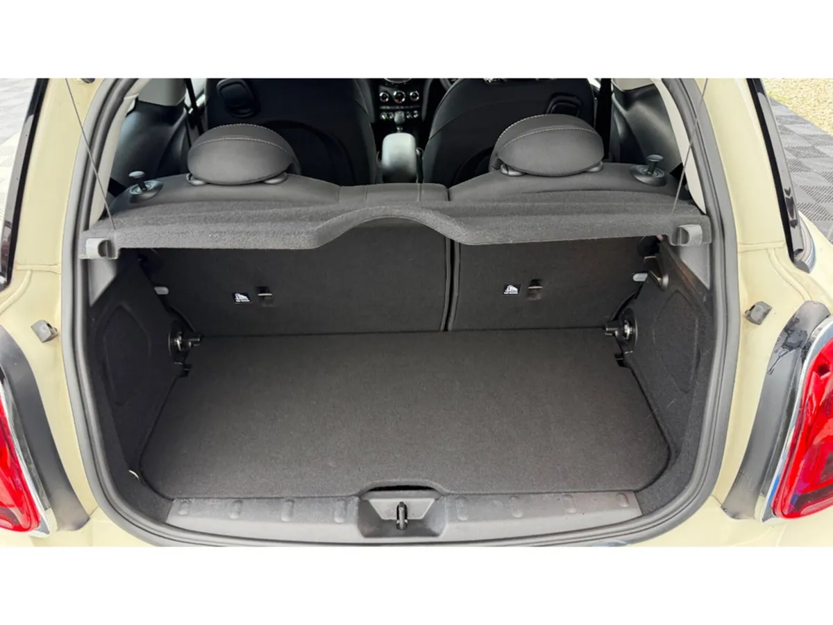 Mini Cooper Hatchback, Diesel, 2020, White