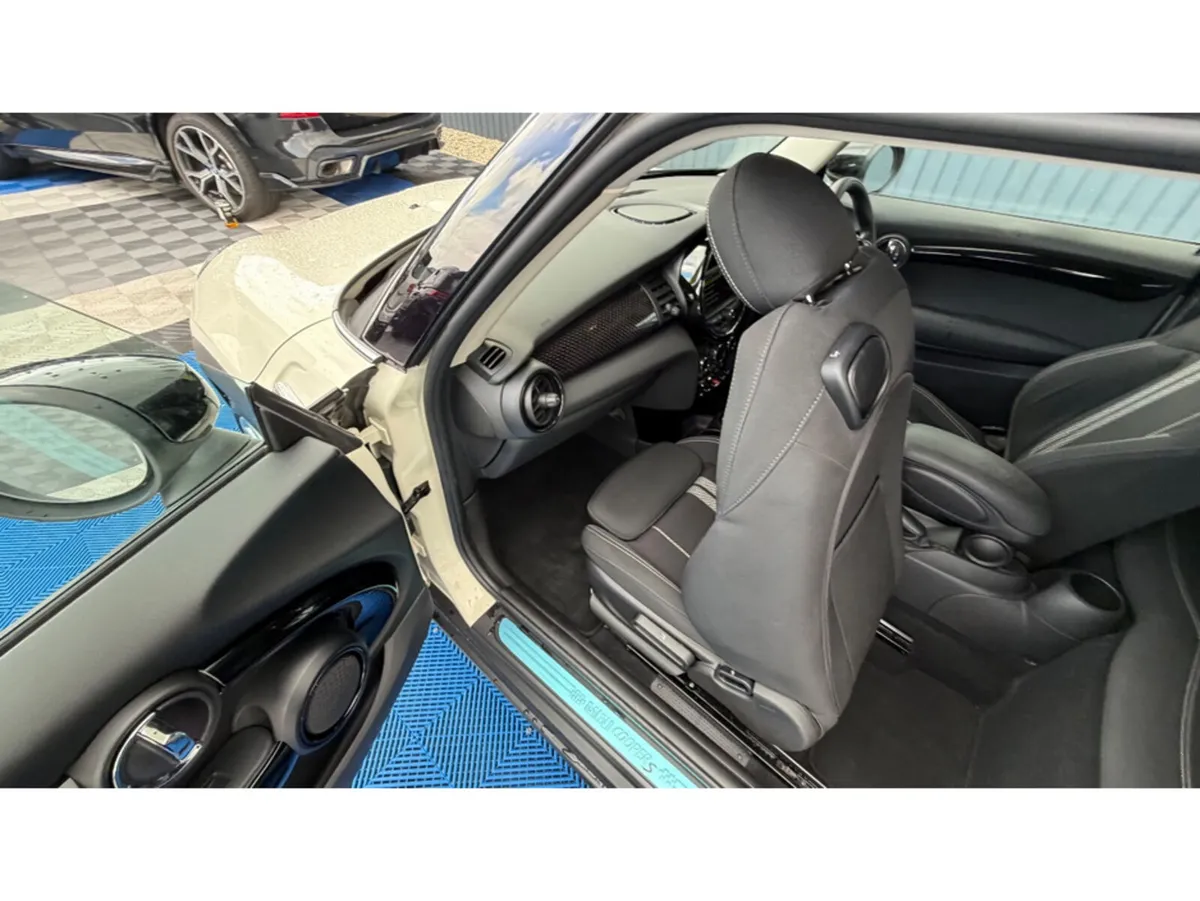 Mini Cooper Hatchback, Diesel, 2020, White