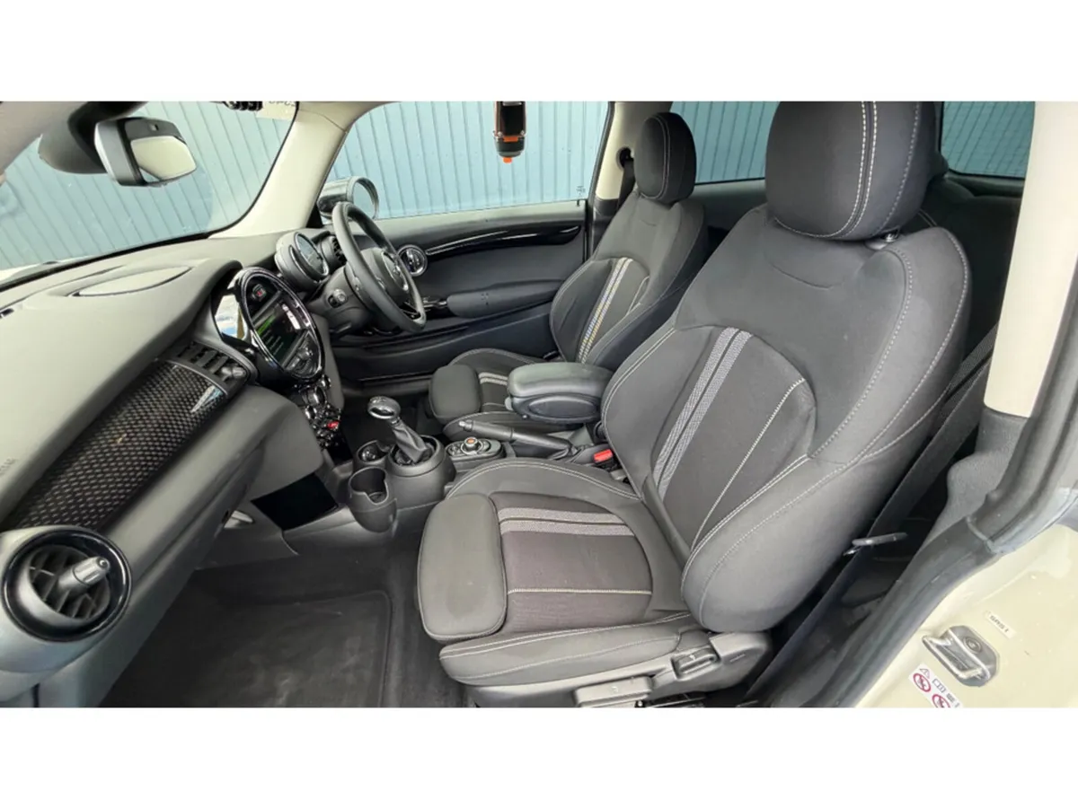 Mini Cooper Hatchback, Diesel, 2020, White