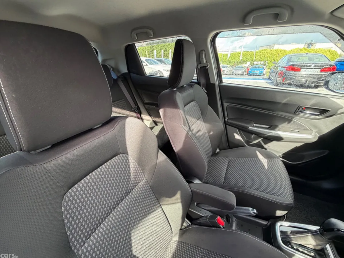 Suzuki Swift Hatchback, Petrol, 2019, Black