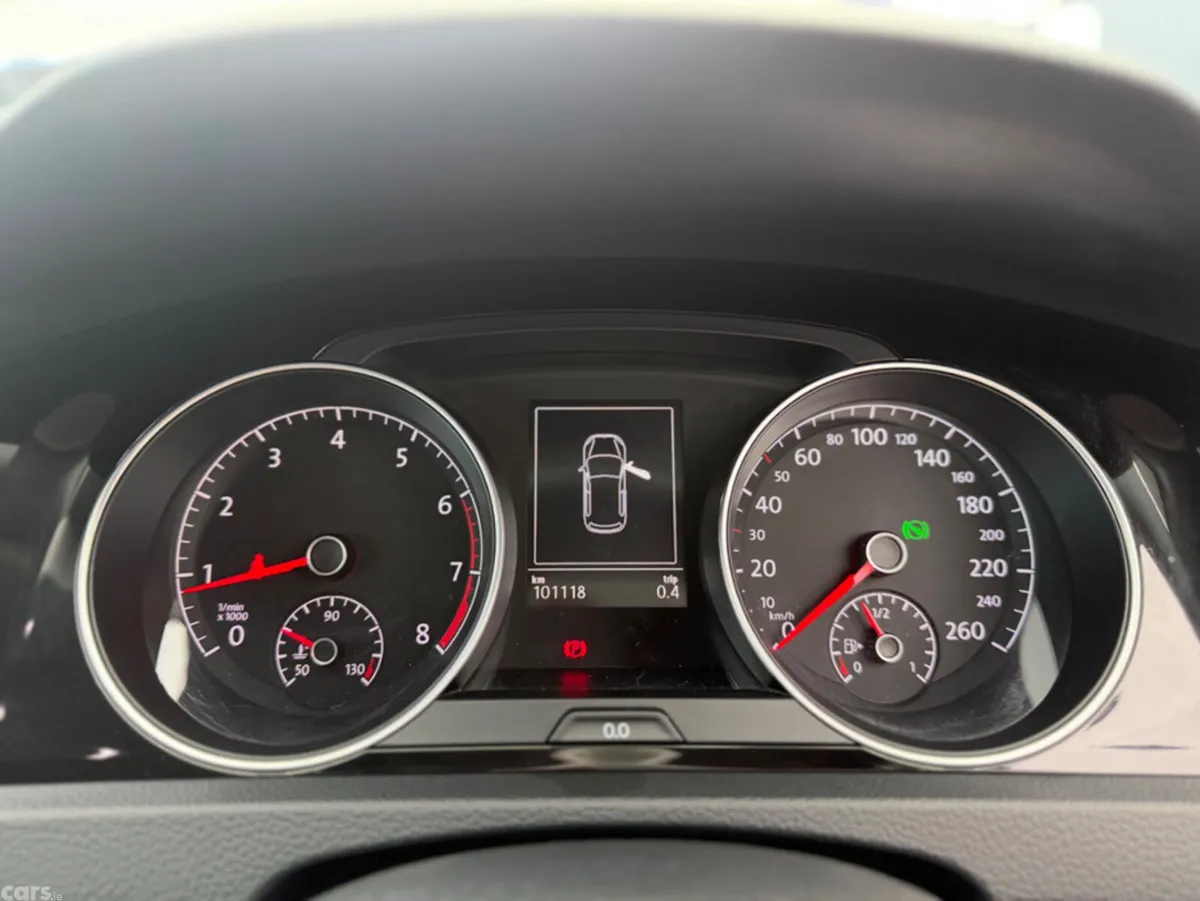 Volkswagen Golf Hatchback, Petrol, 2016, Silver