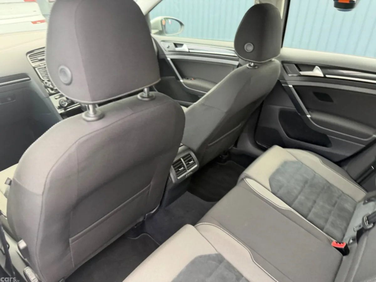 Volkswagen Golf Hatchback, Petrol, 2016, Silver
