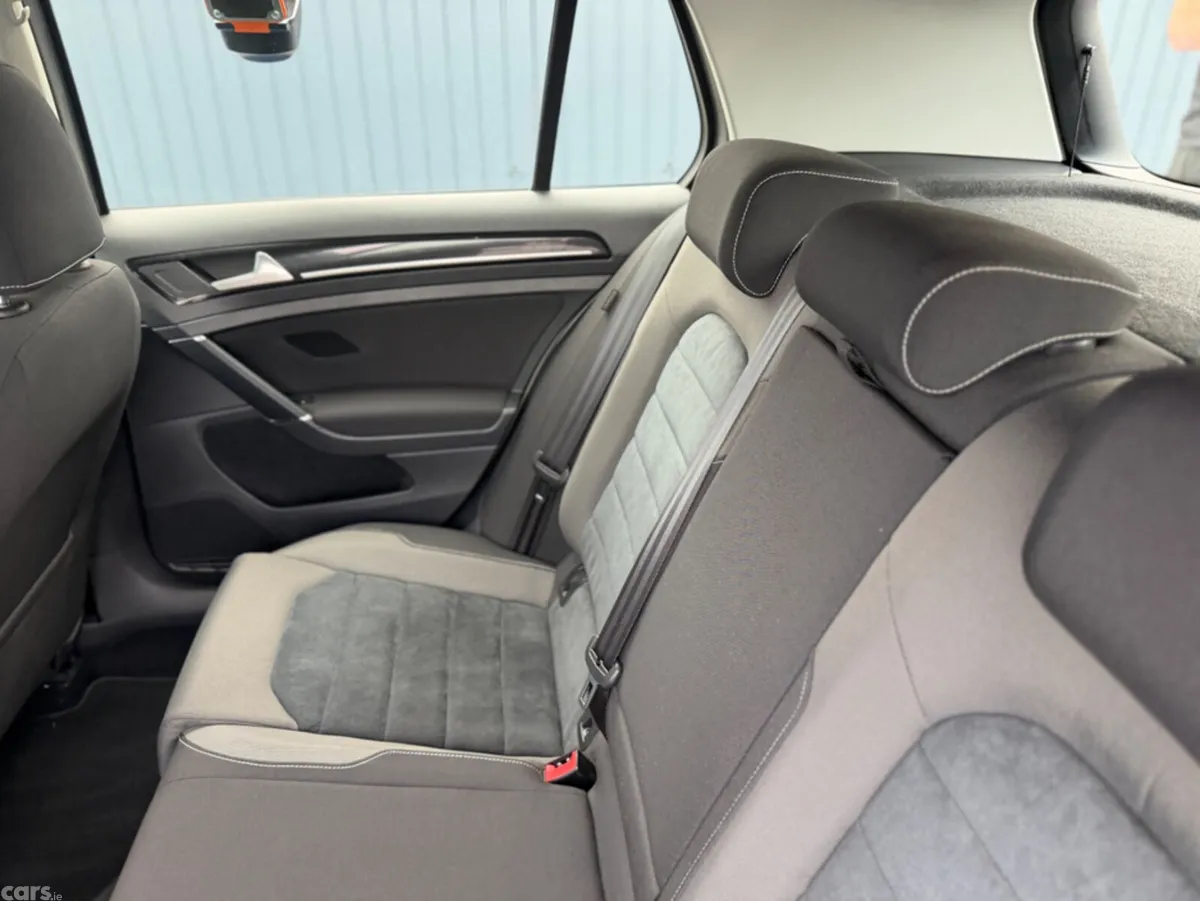 Volkswagen Golf Hatchback, Petrol, 2016, Silver