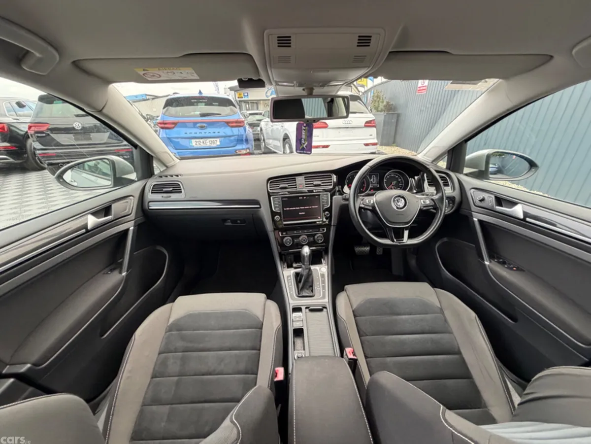 Volkswagen Golf Hatchback, Petrol, 2016, Silver